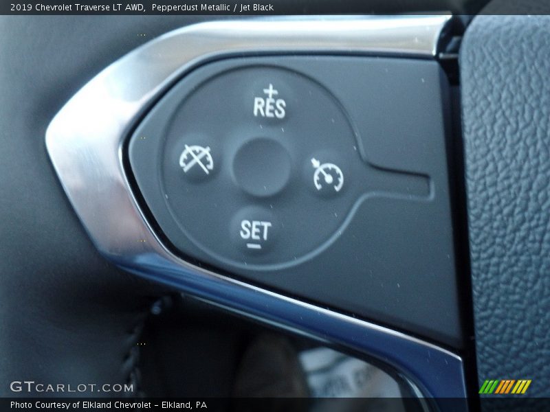 Pepperdust Metallic / Jet Black 2019 Chevrolet Traverse LT AWD