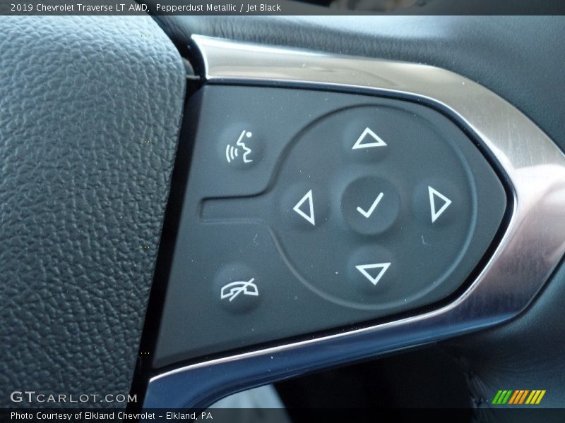 Pepperdust Metallic / Jet Black 2019 Chevrolet Traverse LT AWD