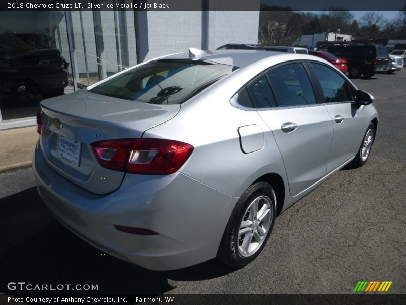 Silver Ice Metallic / Jet Black 2018 Chevrolet Cruze LT