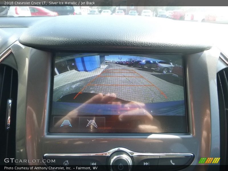 Silver Ice Metallic / Jet Black 2018 Chevrolet Cruze LT