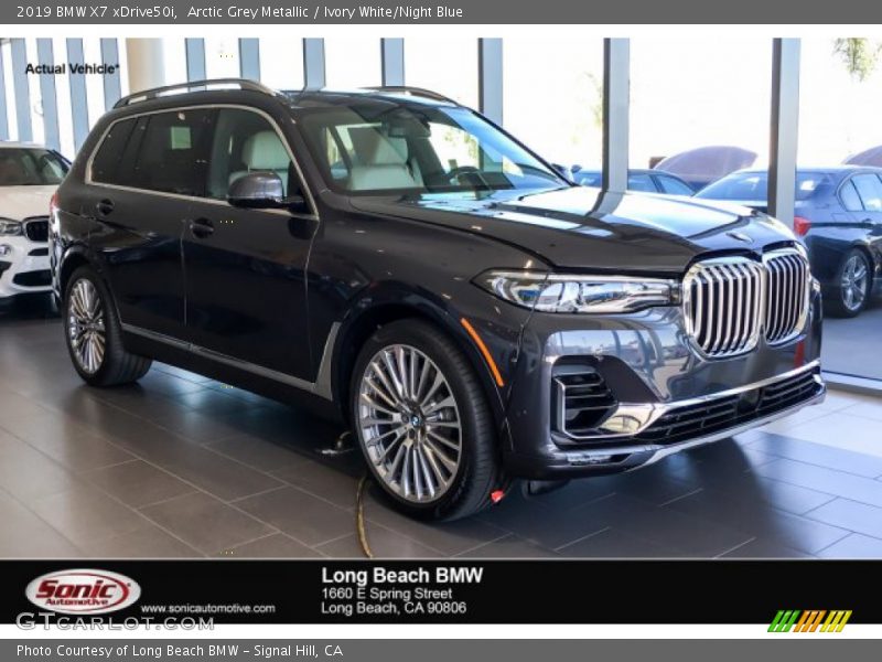 Arctic Grey Metallic / Ivory White/Night Blue 2019 BMW X7 xDrive50i