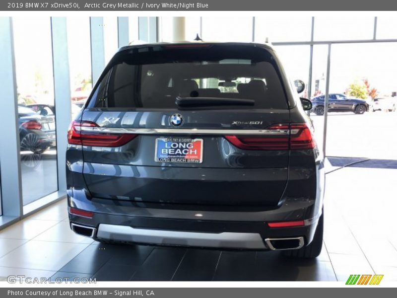Arctic Grey Metallic / Ivory White/Night Blue 2019 BMW X7 xDrive50i