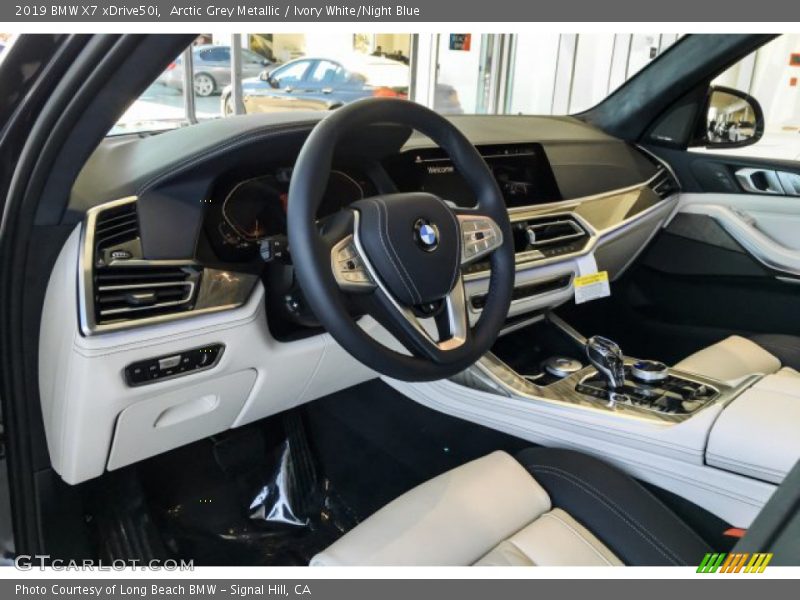 Arctic Grey Metallic / Ivory White/Night Blue 2019 BMW X7 xDrive50i