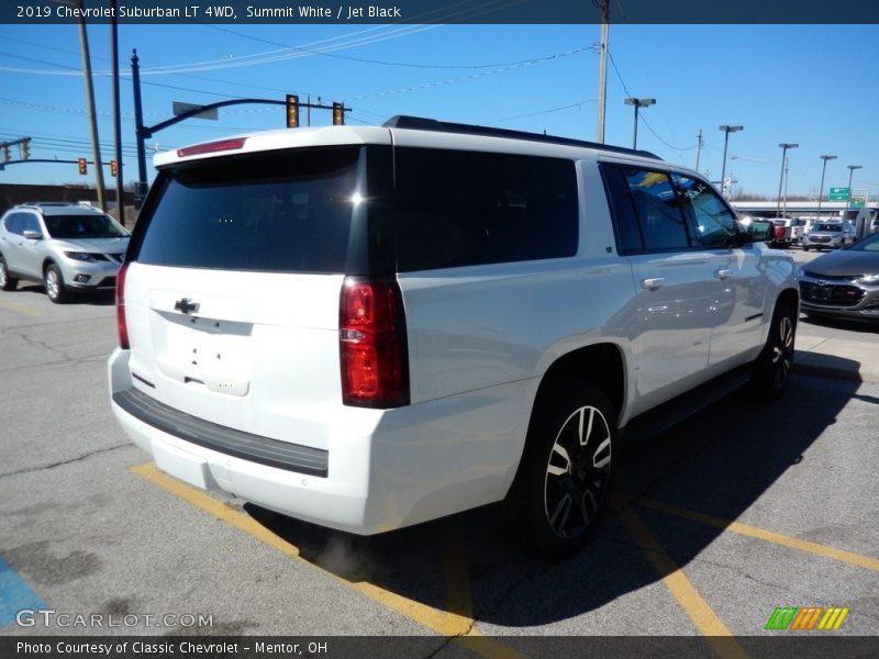 Summit White / Jet Black 2019 Chevrolet Suburban LT 4WD