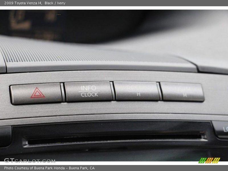 Black / Ivory 2009 Toyota Venza I4