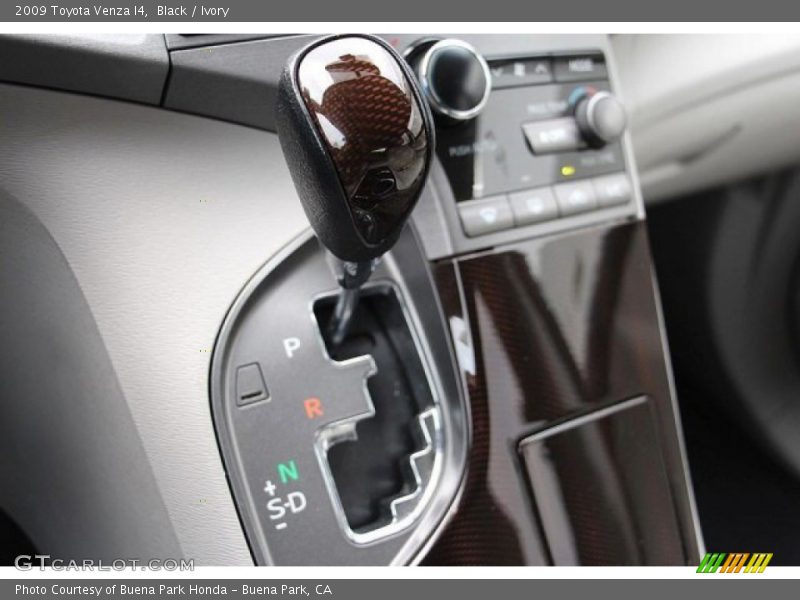 Black / Ivory 2009 Toyota Venza I4