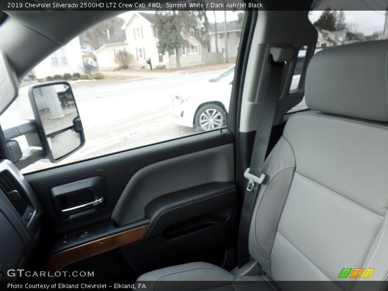 Summit White / Dark Ash/Jet Black 2019 Chevrolet Silverado 2500HD LTZ Crew Cab 4WD