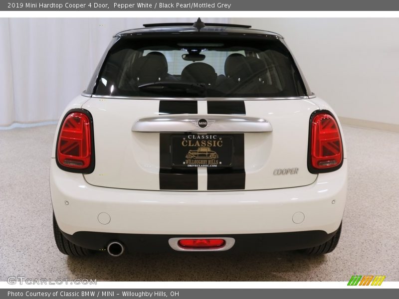 Pepper White / Black Pearl/Mottled Grey 2019 Mini Hardtop Cooper 4 Door