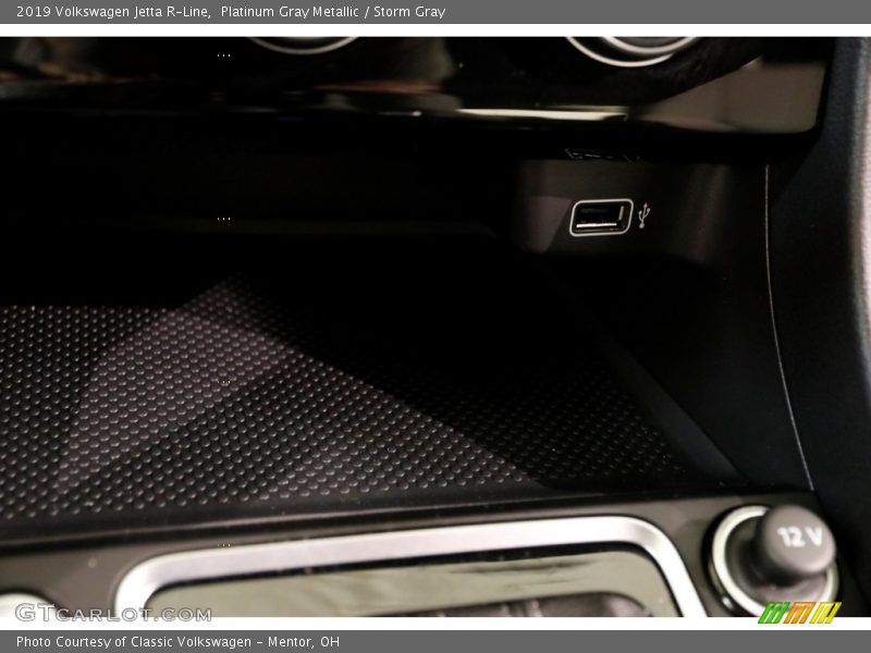 Platinum Gray Metallic / Storm Gray 2019 Volkswagen Jetta R-Line