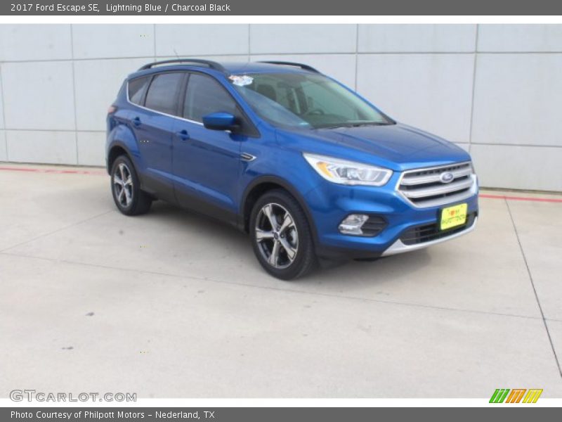 Lightning Blue / Charcoal Black 2017 Ford Escape SE