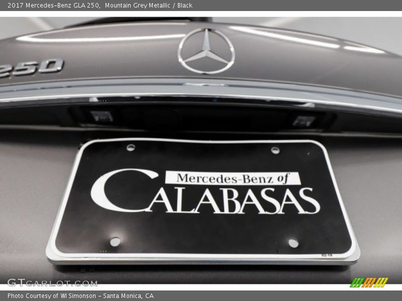 Mountain Grey Metallic / Black 2017 Mercedes-Benz GLA 250