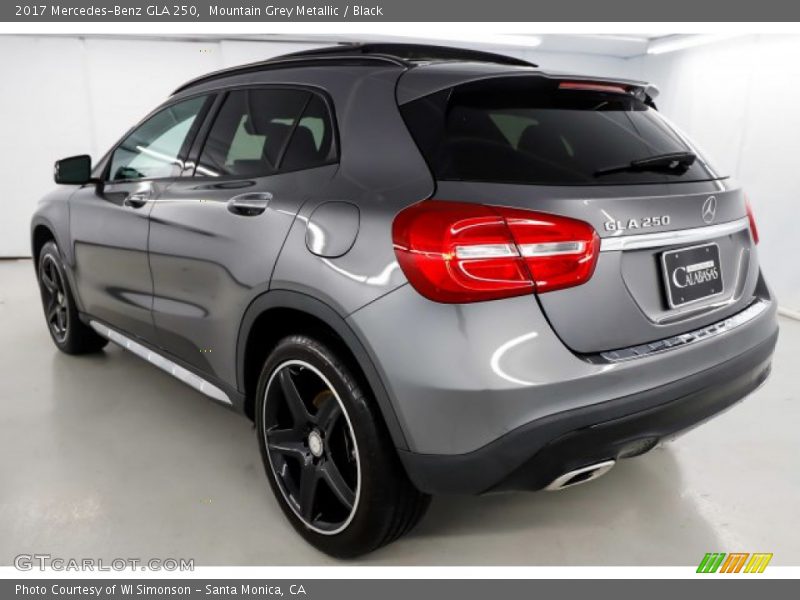 Mountain Grey Metallic / Black 2017 Mercedes-Benz GLA 250
