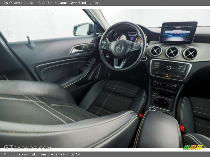 Mountain Grey Metallic / Black 2017 Mercedes-Benz GLA 250