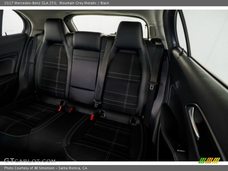 Mountain Grey Metallic / Black 2017 Mercedes-Benz GLA 250