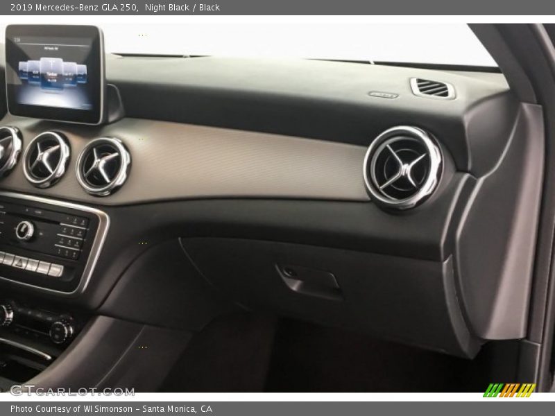 Night Black / Black 2019 Mercedes-Benz GLA 250