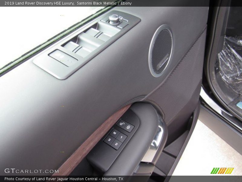 Santorini Black Metallic / Ebony 2019 Land Rover Discovery HSE Luxury
