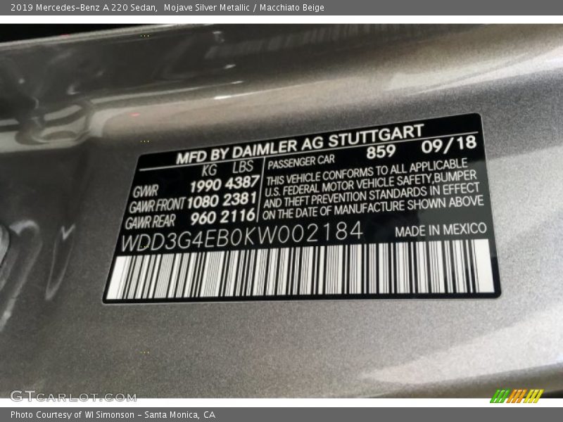 Mojave Silver Metallic / Macchiato Beige 2019 Mercedes-Benz A 220 Sedan