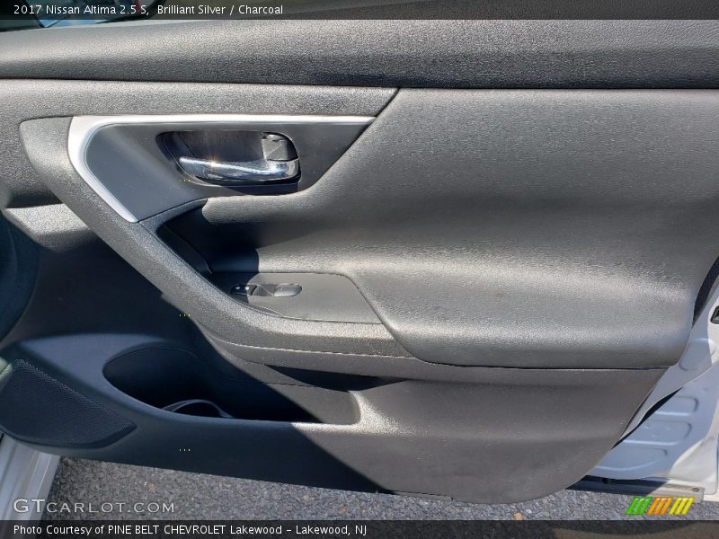 Brilliant Silver / Charcoal 2017 Nissan Altima 2.5 S