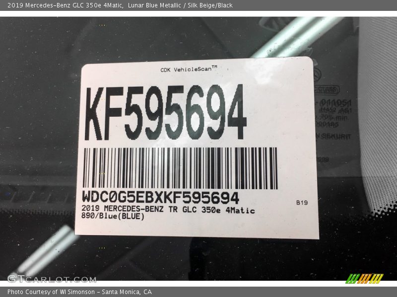 Lunar Blue Metallic / Silk Beige/Black 2019 Mercedes-Benz GLC 350e 4Matic