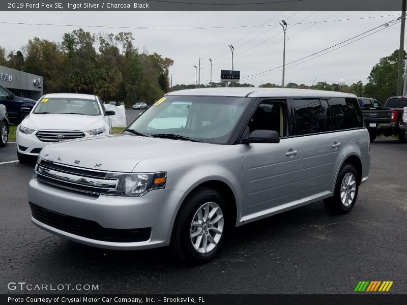 Front 3/4 View of 2019 Flex SE