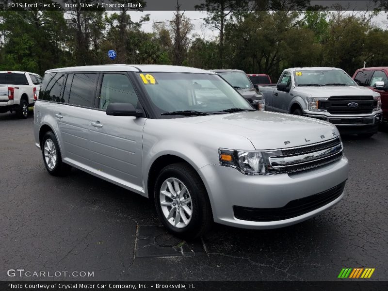 Front 3/4 View of 2019 Flex SE