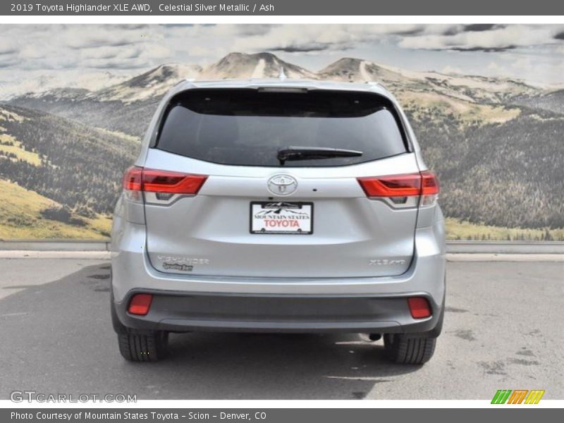 Celestial Silver Metallic / Ash 2019 Toyota Highlander XLE AWD