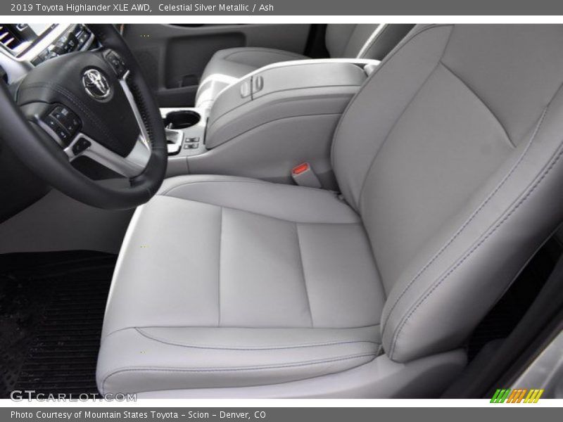 Celestial Silver Metallic / Ash 2019 Toyota Highlander XLE AWD