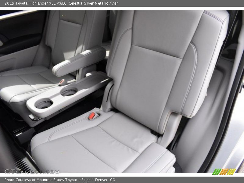 Celestial Silver Metallic / Ash 2019 Toyota Highlander XLE AWD