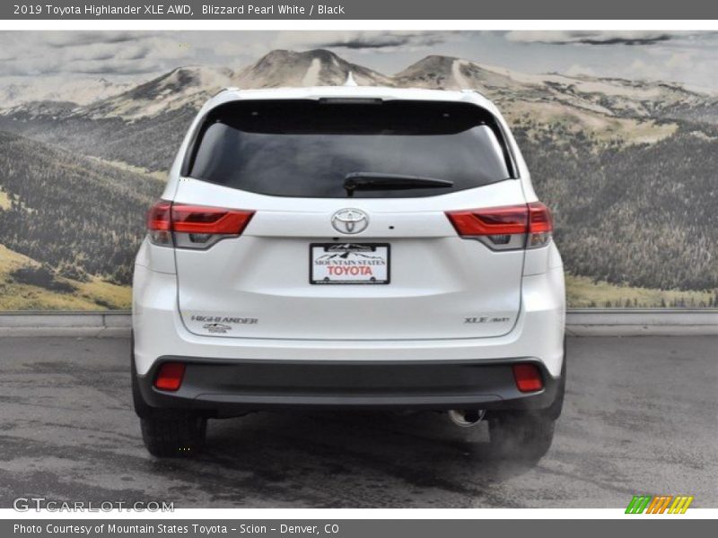 Blizzard Pearl White / Black 2019 Toyota Highlander XLE AWD