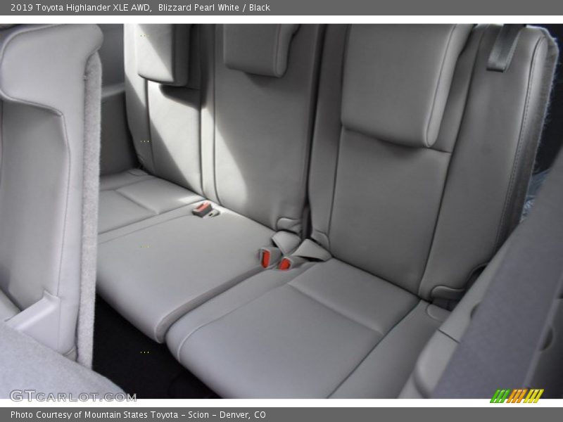 Blizzard Pearl White / Black 2019 Toyota Highlander XLE AWD