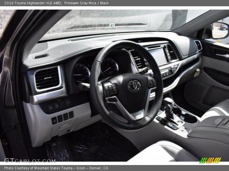 Predawn Gray Mica / Black 2019 Toyota Highlander XLE AWD