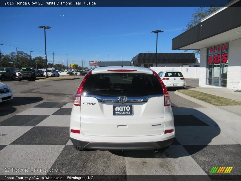 White Diamond Pearl / Beige 2016 Honda CR-V SE