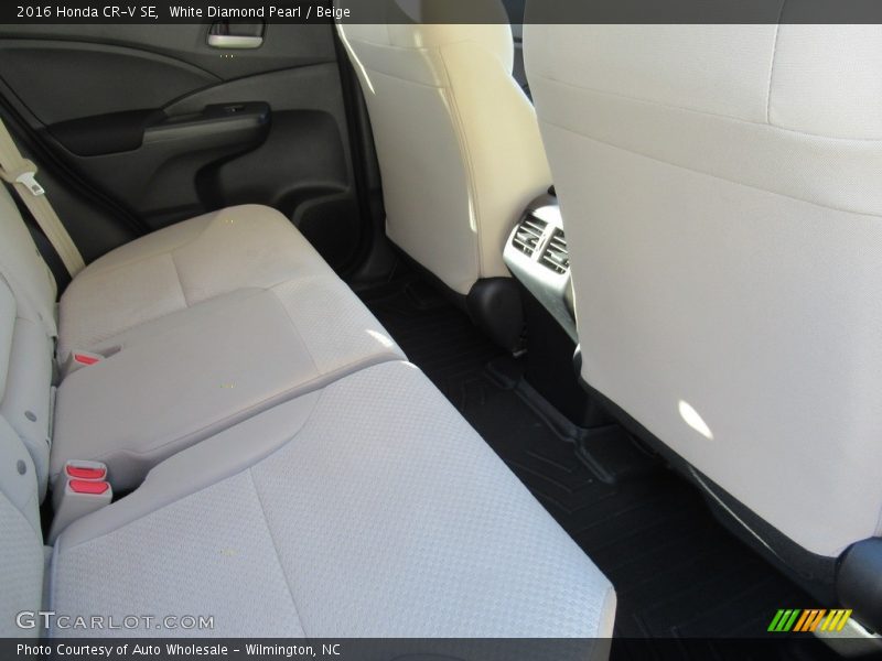 White Diamond Pearl / Beige 2016 Honda CR-V SE