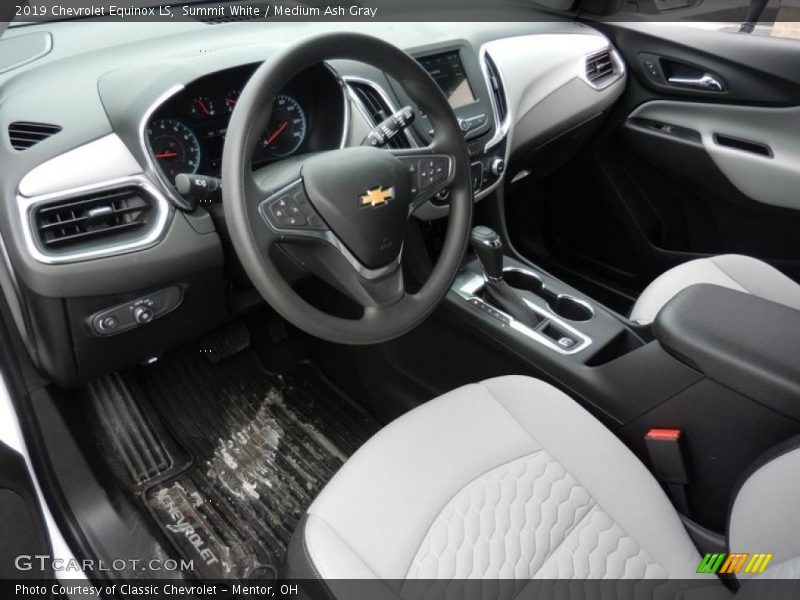 Summit White / Medium Ash Gray 2019 Chevrolet Equinox LS