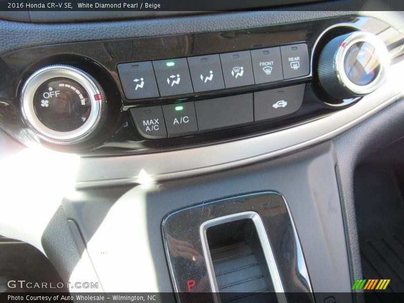 White Diamond Pearl / Beige 2016 Honda CR-V SE