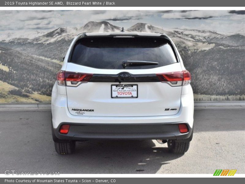 Blizzard Pearl White / Black 2019 Toyota Highlander SE AWD