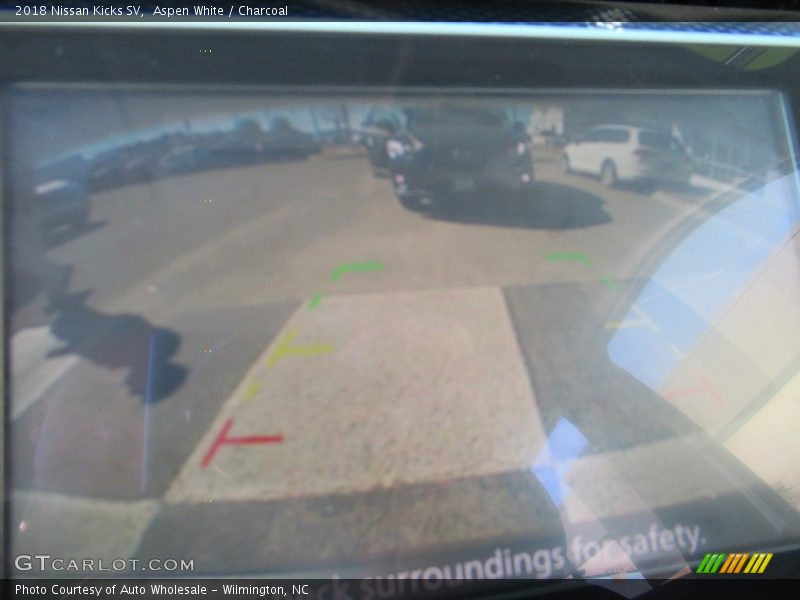 Aspen White / Charcoal 2018 Nissan Kicks SV