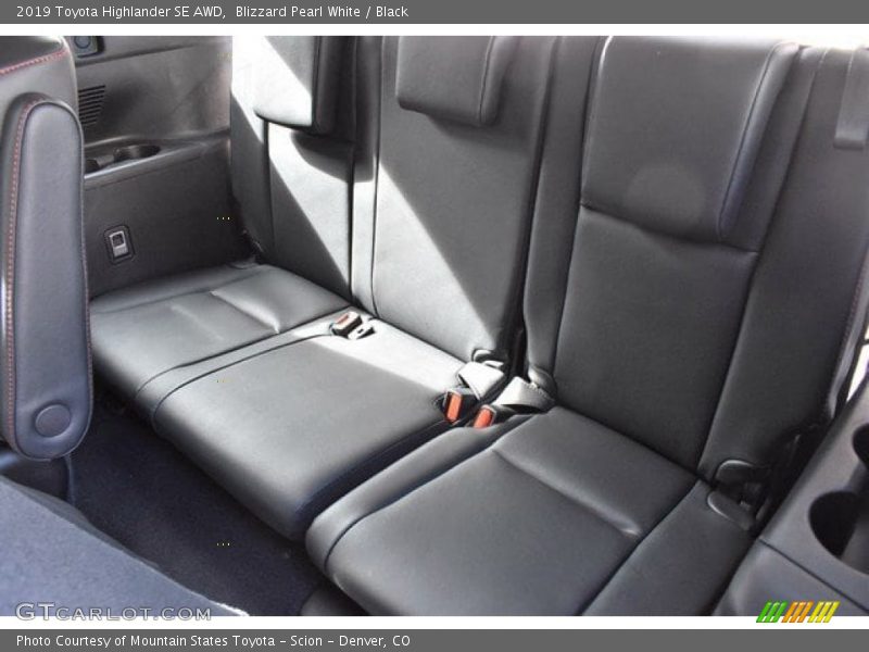 Blizzard Pearl White / Black 2019 Toyota Highlander SE AWD