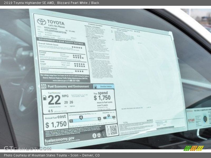 Blizzard Pearl White / Black 2019 Toyota Highlander SE AWD