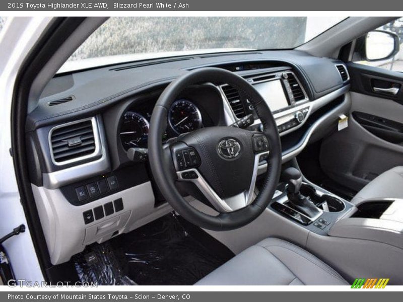 Blizzard Pearl White / Ash 2019 Toyota Highlander XLE AWD