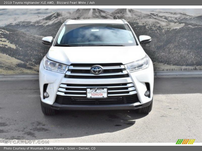 Blizzard Pearl White / Ash 2019 Toyota Highlander XLE AWD