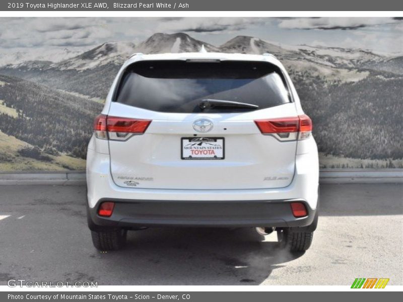 Blizzard Pearl White / Ash 2019 Toyota Highlander XLE AWD