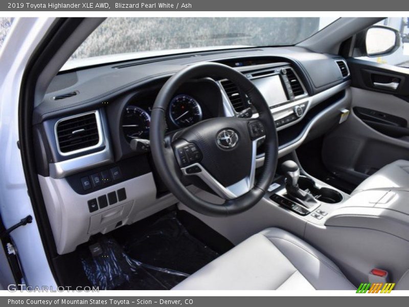 Blizzard Pearl White / Ash 2019 Toyota Highlander XLE AWD