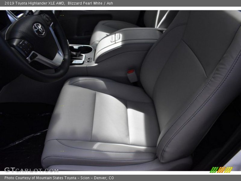 Blizzard Pearl White / Ash 2019 Toyota Highlander XLE AWD