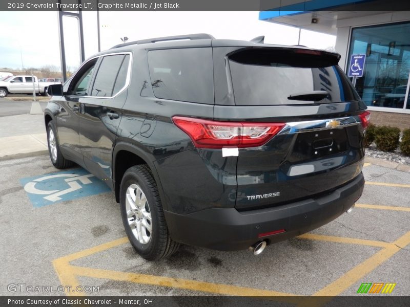 Graphite Metallic / Jet Black 2019 Chevrolet Traverse LT