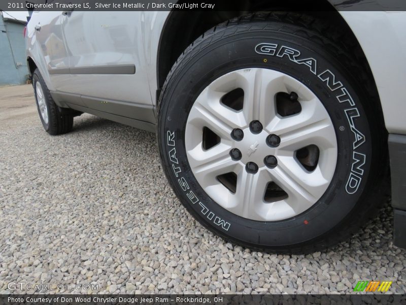 Silver Ice Metallic / Dark Gray/Light Gray 2011 Chevrolet Traverse LS