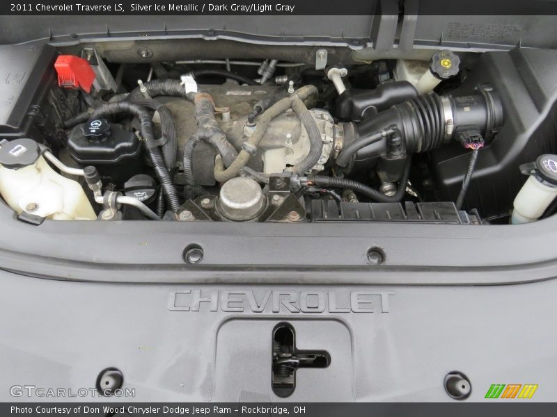 Silver Ice Metallic / Dark Gray/Light Gray 2011 Chevrolet Traverse LS