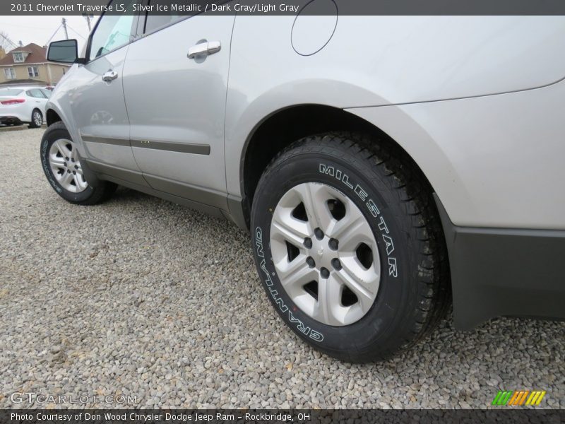 Silver Ice Metallic / Dark Gray/Light Gray 2011 Chevrolet Traverse LS