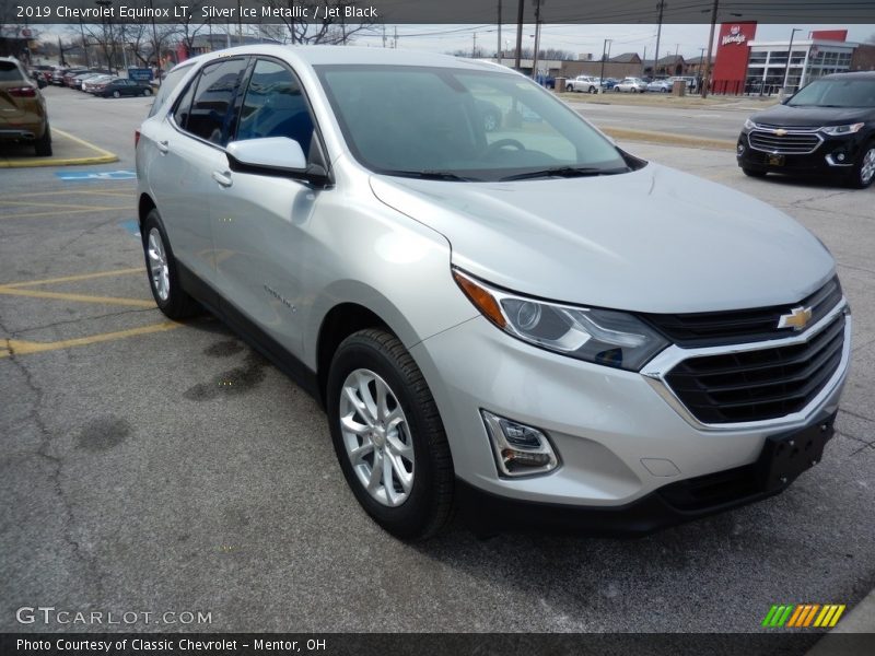 Front 3/4 View of 2019 Equinox LT