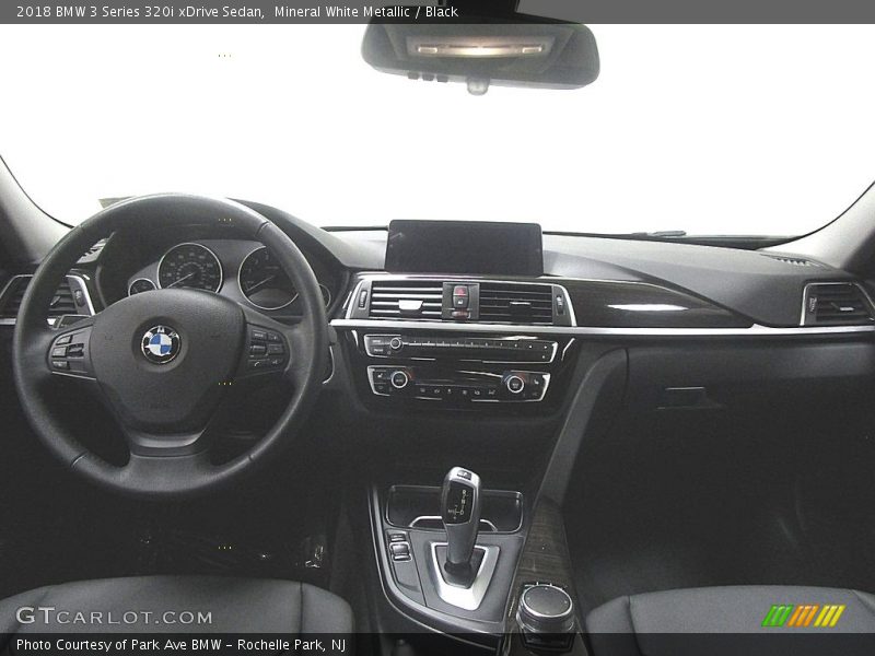 Mineral White Metallic / Black 2018 BMW 3 Series 320i xDrive Sedan
